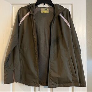 Women’s lightweight rain jacket